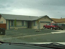 Newer Immaculate 3- bedroom 2 bath home in Spanish Springs, NV (Photo 2 of 3)