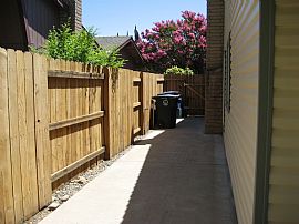 Beautiful 3bd 2ba on nice street in Sacramento, CA (Photo 6 of 6)