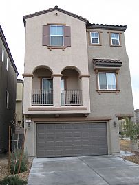 CHARMING TRI-LEVEL HOME IN TUSCANO  in Henderson, NV