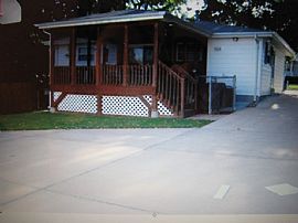 Gorgeous 2 bedrooms ranch in convenient  in Saint Louis, MO (Photo 2 of 5)