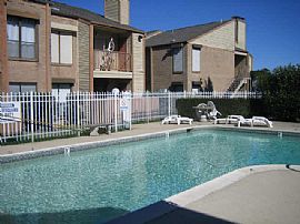 2 BR Garden condo Galveston near beach in Galveston, TX