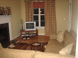 Spacious Top Floor 2 Bedroom Condo in Atlanta, GA (Photo 2 of 6)