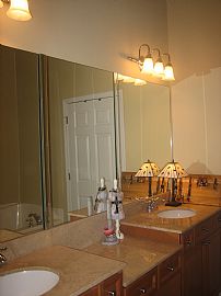 Spacious Top Floor 2 Bedroom Condo in Atlanta, GA (Photo 4 of 6)