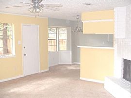 Nicely Updated Shaded Brick Home in Houston, TX (Photo 3 of 4)