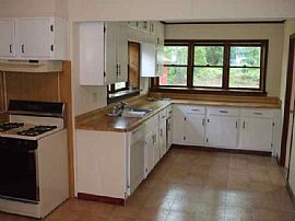 Brick Ranch 8 acres w/ In-Law Suite in Mc Donough, GA (Photo 3 of 6)