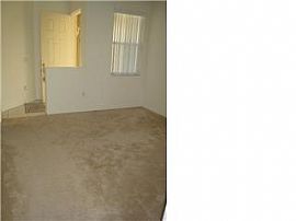 Beautiful townhouse in Homestead, FL (Photo 2 of 6)