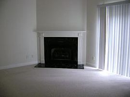 Beautiful 3BR/2.5B Town House for rent in Charlotte, NC (Photo 4 of 6)