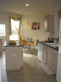 2003 Built 4bd 2.5bth 2car - Beautiful  in Houston, TX (Photo 2 of 6)