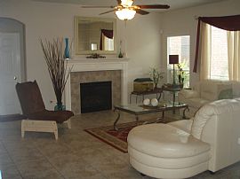 2003 Built 4bd 2.5bth 2car - Beautiful  in Houston, TX (Photo 4 of 6)