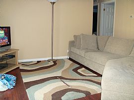 Attached home available mid-June or July in Schaumburg, IL