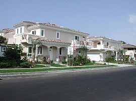 Beautiful & Peaceful Townhome in Torrance, CA