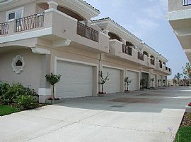 Beautiful & Peaceful Townhome in Torrance, CA (Photo 2 of 5)
