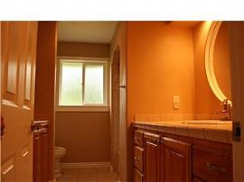 CUTE TUALATIN HOUSE FOR RENT in Tualatin, OR (Photo 3 of 6)