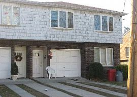 SEMI ATTACHED HOUSE FOR RENT in Staten Island, NY
