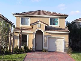 Newer 4/3, great location, 24hr security in West Palm Beach, FL