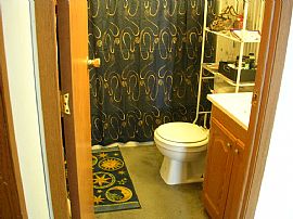 3 bed 2 bath quite area in Traverse City, MI (Photo 2 of 6)