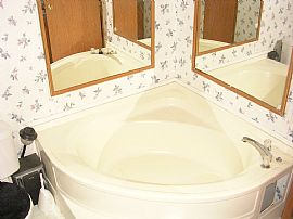 3 bed 2 bath quite area in Traverse City, MI (Photo 5 of 6)