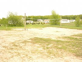 3 bed 2 bath quite area in Traverse City, MI (Photo 6 of 6)