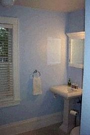 Beautiful Vintage 3BR Dutch Colonial in Royal Oak, MI (Photo 5 of 5)