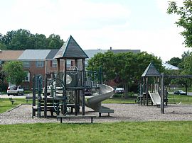 Great Townhome between DC, Balt, Annap in Crofton, MD (Photo 2 of 3)