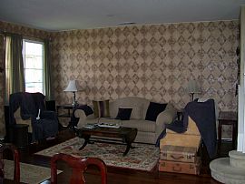 LARGE,SPACIOUS HOME WITH POOL/SPA  in Moreno Valley, CA (Photo 2 of 6)