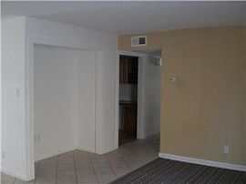 Beautiful huge 2 or 3 bedroom 2 1/2 bath in Fort Worth, TX (Photo 2 of 6)