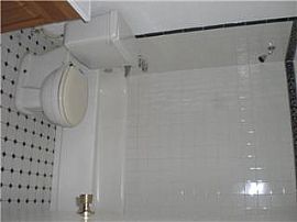 Beautiful huge 2 or 3 bedroom 2 1/2 bath in Fort Worth, TX (Photo 4 of 6)