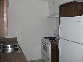 Beautiful huge 2 or 3 bedroom 2 1/2 bath in Fort Worth, TX (Photo 6 of 6)