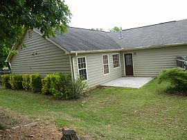 immaculate 3 bedroom,2 bath ranch home in Lawrenceville, GA (Photo 6 of 6)