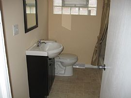 SW Chicago House in Chicago, IL (Photo 3 of 4)