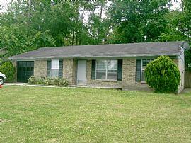 Nice quiet 3 br/2ba house w garage in Middleburg, FL