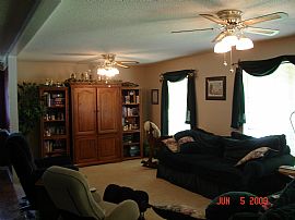 Beautiful brick home in quiet community in Hueytown, AL (Photo 3 of 4)