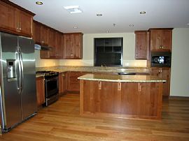 Luxurious Condo for Rent in Portland, OR (Photo 4 of 6)