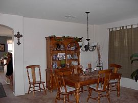 Spacious 5 Bedroom in Mesa, AZ (Photo 5 of 6)