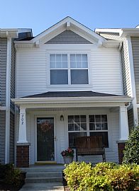 Beautiful Townhouse w/ Two Master Suites in Nashville, TN