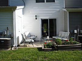 Beautiful Townhouse w/ Two Master Suites in Nashville, TN (Photo 3 of 3)