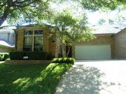 Custom Townhome on a Golf Course! in Arlington, TX