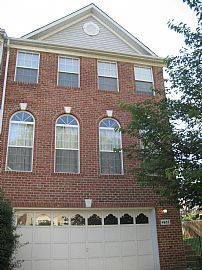 Luxury Townhouse - 3BD, 2 Garage, End Un in Fairfax, VA