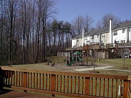 Luxury Townhouse - 3BD, 2 Garage, End Un in Fairfax, VA (Photo 4 of 6)