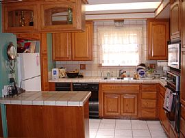 3 bed 2 bath with jacuzzi in Costa Mesa, CA (Photo 3 of 6)