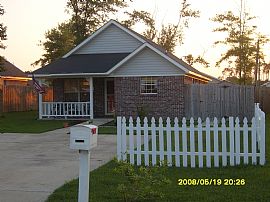 Beautiful 3 bedroom, 2 bathroom HOUSE FO in Gulfport, MS