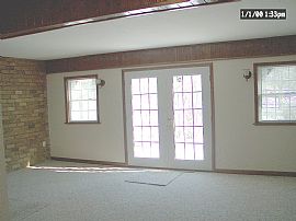 Wonderful 2 Bedroom Townhouse with Deck and Fireplace in Endicott, NY (Photo 2 of 6)