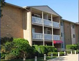 1,200/Month Updated Condo  in Des Plaines, IL