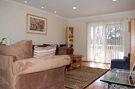 1,200/Month Updated Condo  in Des Plaines, IL (Photo 2 of 5)