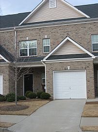 2 bed, 2.5 bath townhome w/great kitchen in College Park, GA