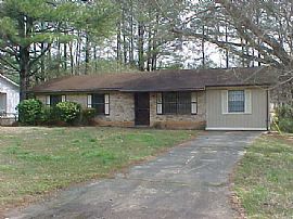 3 bed, 1.5 bath brick ranch in Decatur, GA