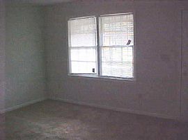 3 bed, 1.5 bath brick ranch in Decatur, GA (Photo 3 of 6)