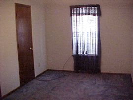 3 bed, 2 bath ranch home lease/purchase in Riverdale, GA (Photo 3 of 6)