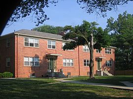 Peaceful, Quiet Living in Kansas City, MO (Photo 5 of 6)