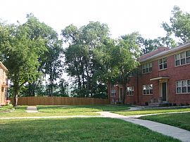 Peaceful, Quiet Living in Kansas City, MO (Photo 6 of 6)